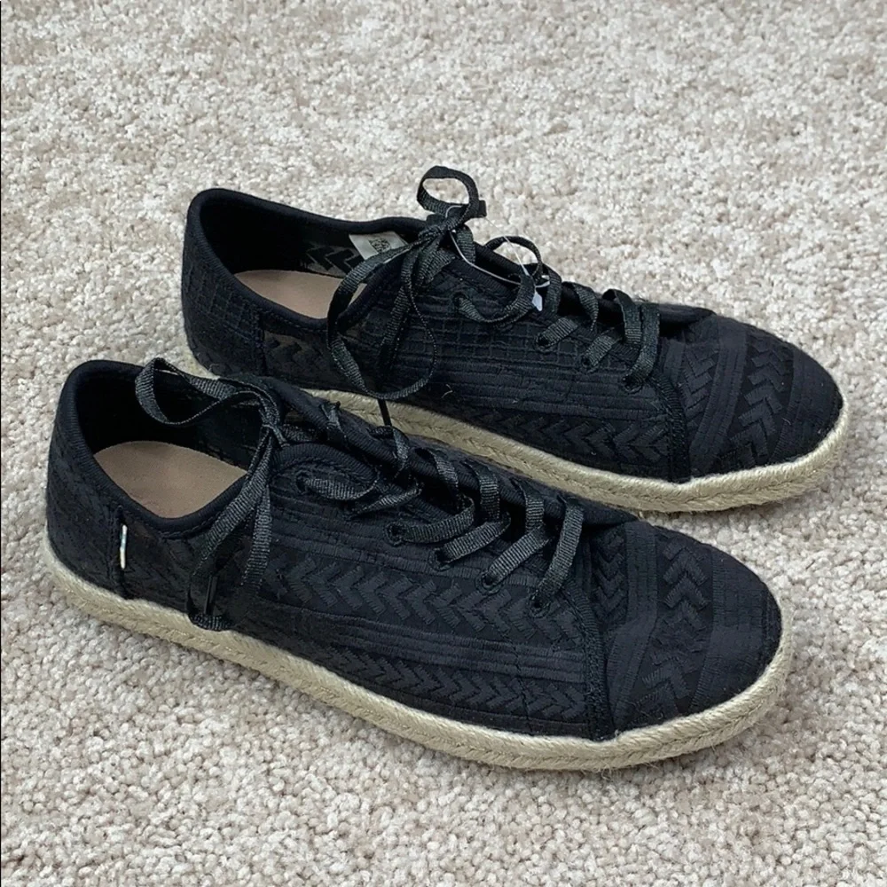 NWOT Toms Lena black arrow espadrilles sz 7